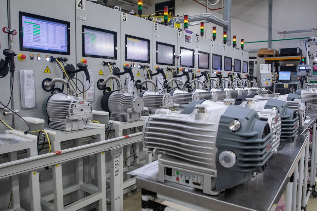 Bơm chân hút không Edwards